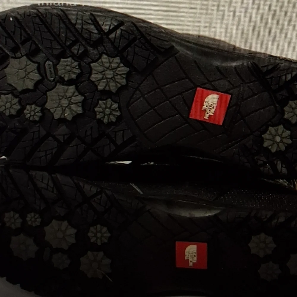 The North Face Waterproof Lace Faux Fur Lined Boots 7.5